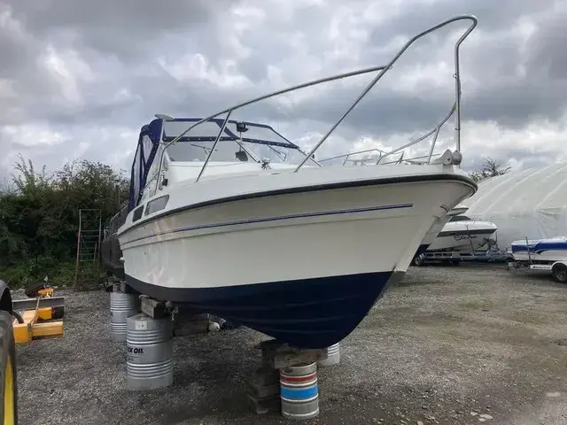 Fairline Carrera 24