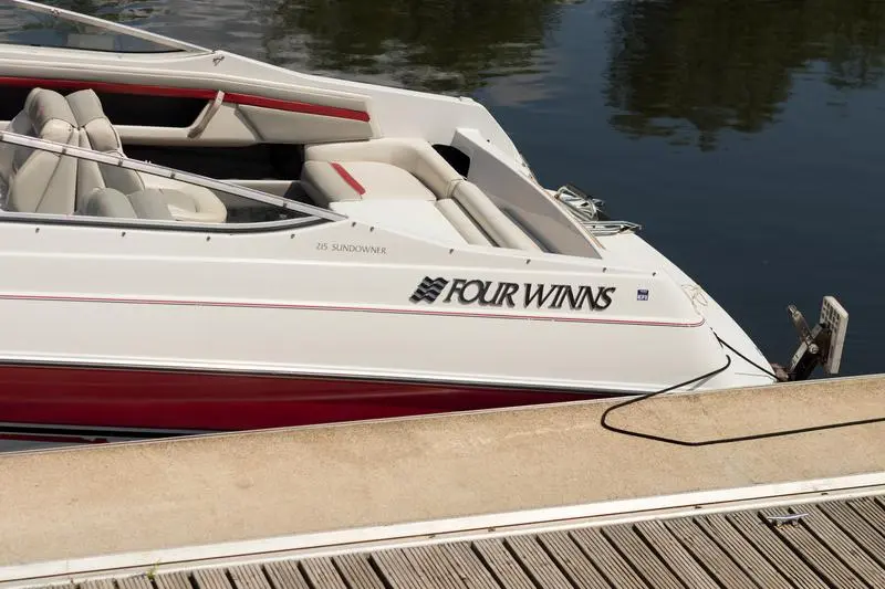 1994 Four Winns 215 sundowner cuddy cabin-cruiser