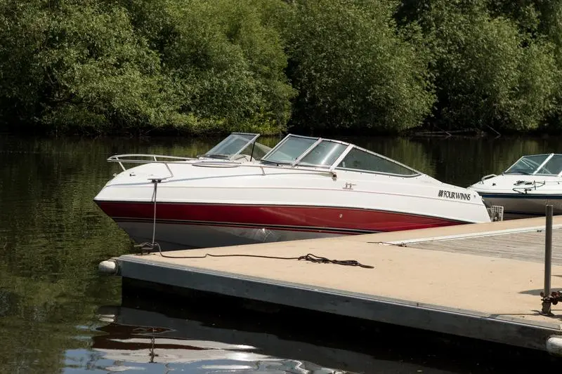 1994 Four Winns 215 sundowner cuddy cabin-cruiser