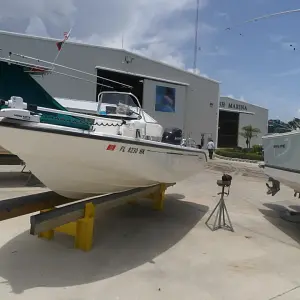 2006 Boston Whaler 180 Dauntless