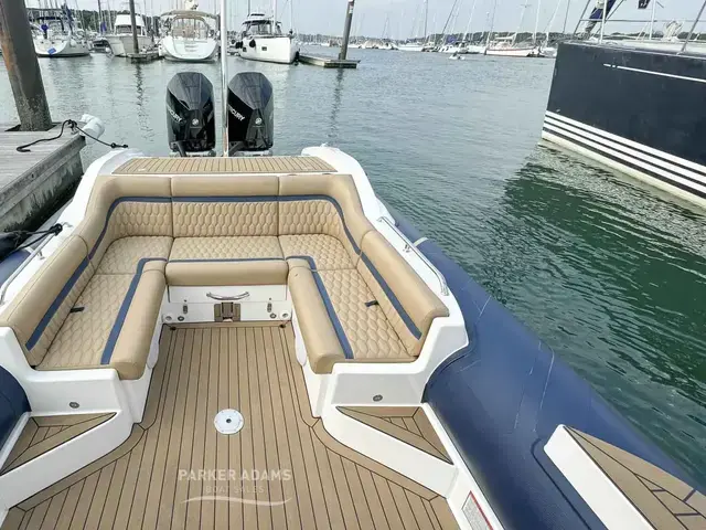 Cobra Nautique 9.7m