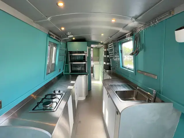 Colecraft 60' Semi Cruiser Hybrid Narrowboat