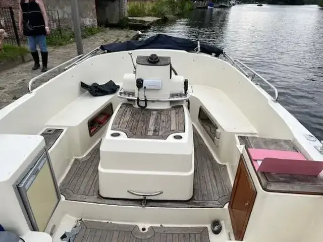 Interboat 750