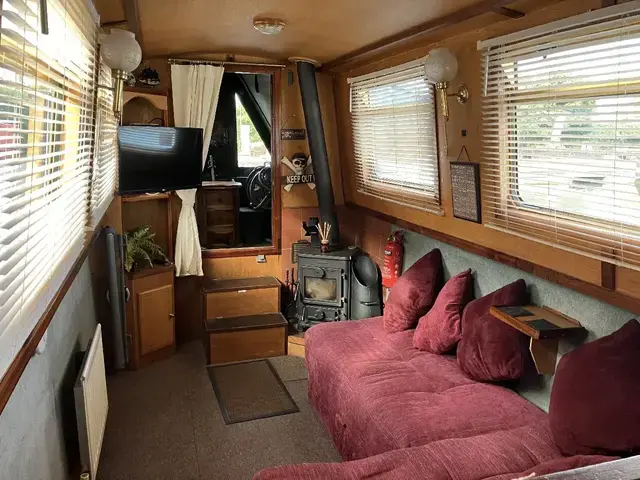 G&J Reeves Narrowboat