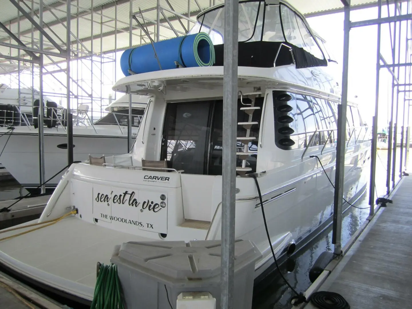 2003 Carver 570 voyager pilothouse