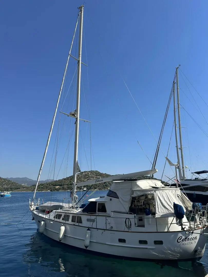 1990 Cheoy Lee motor sailor pilothouse