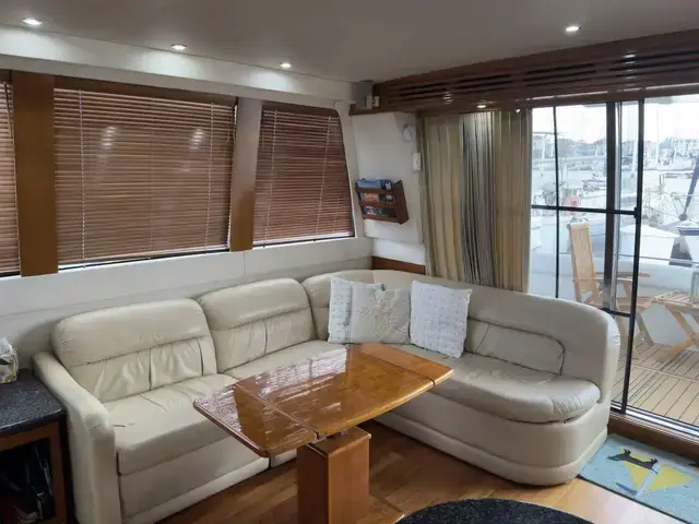 Carver 530 Voyager Pilothouse