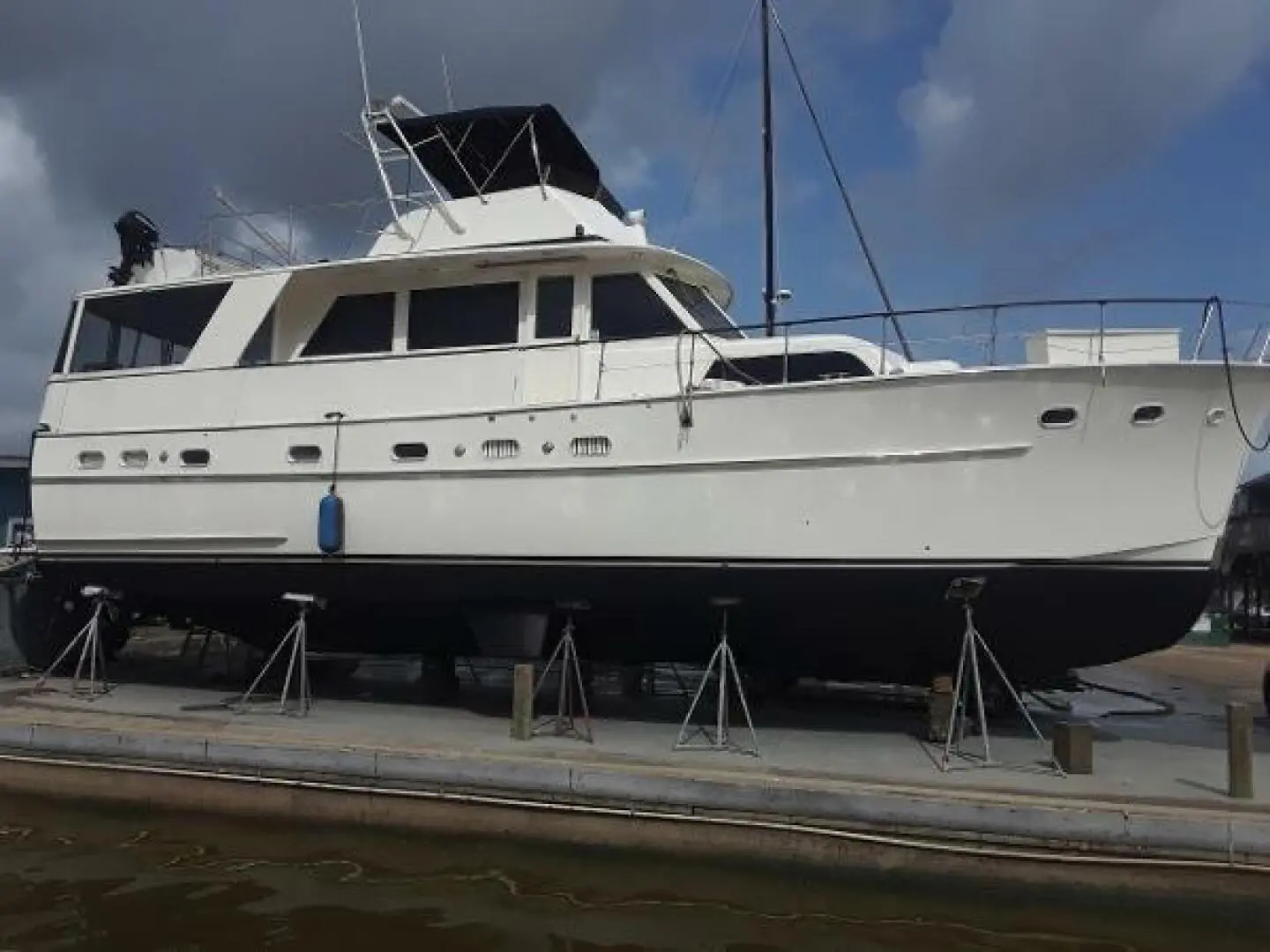 1965 Hatteras motor yacht