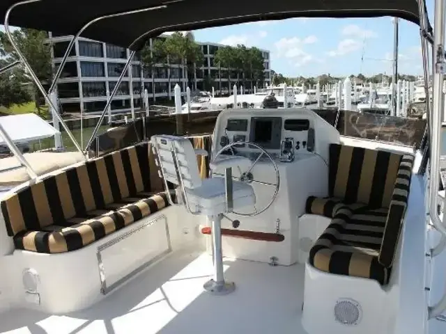 Hatteras Motor Yacht