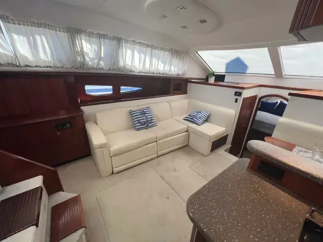 Cruisers Yachts 415 MY