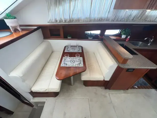 Cruisers Yachts 415 MY