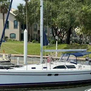 2005 Catalina 387