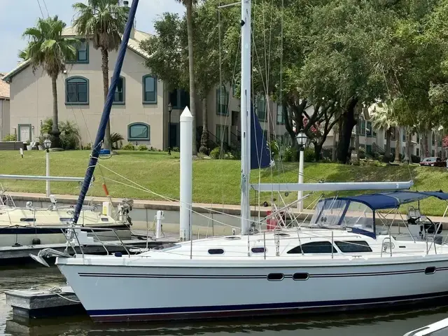 Catalina 387