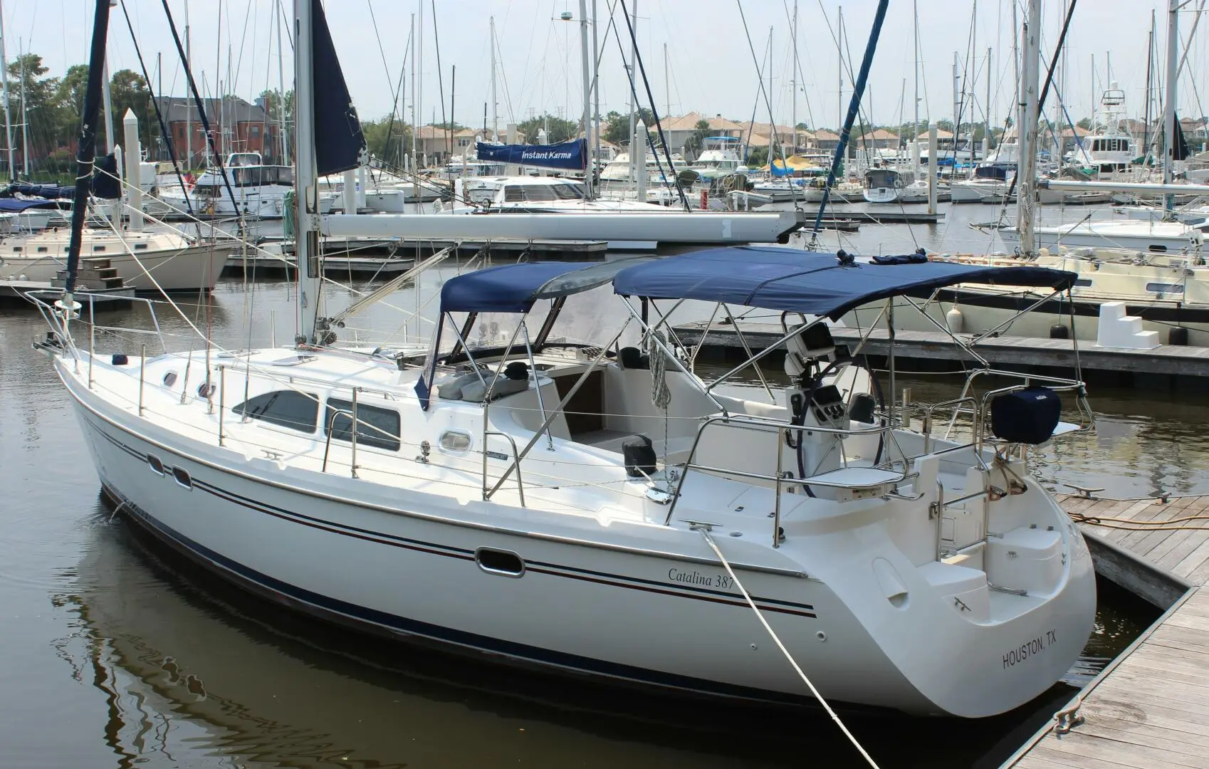 2005 Catalina 387