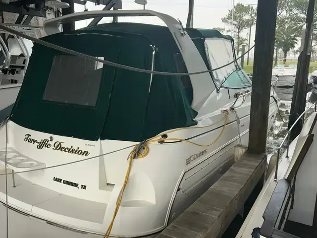 Cruisers Yachts 3575