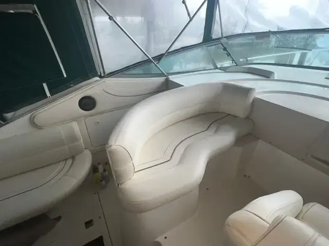 Cruisers Yachts 3575