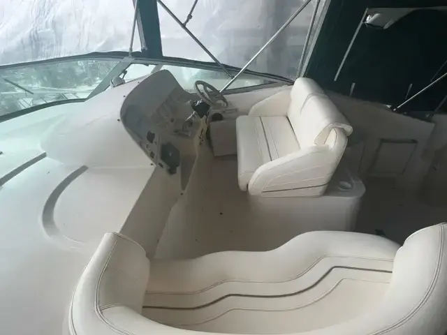 Cruisers Yachts 3575