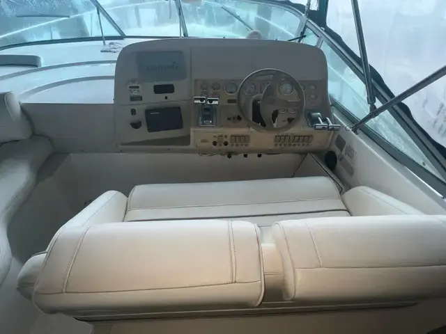 Cruisers Yachts 3575