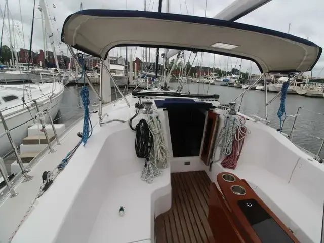 Catalina 385