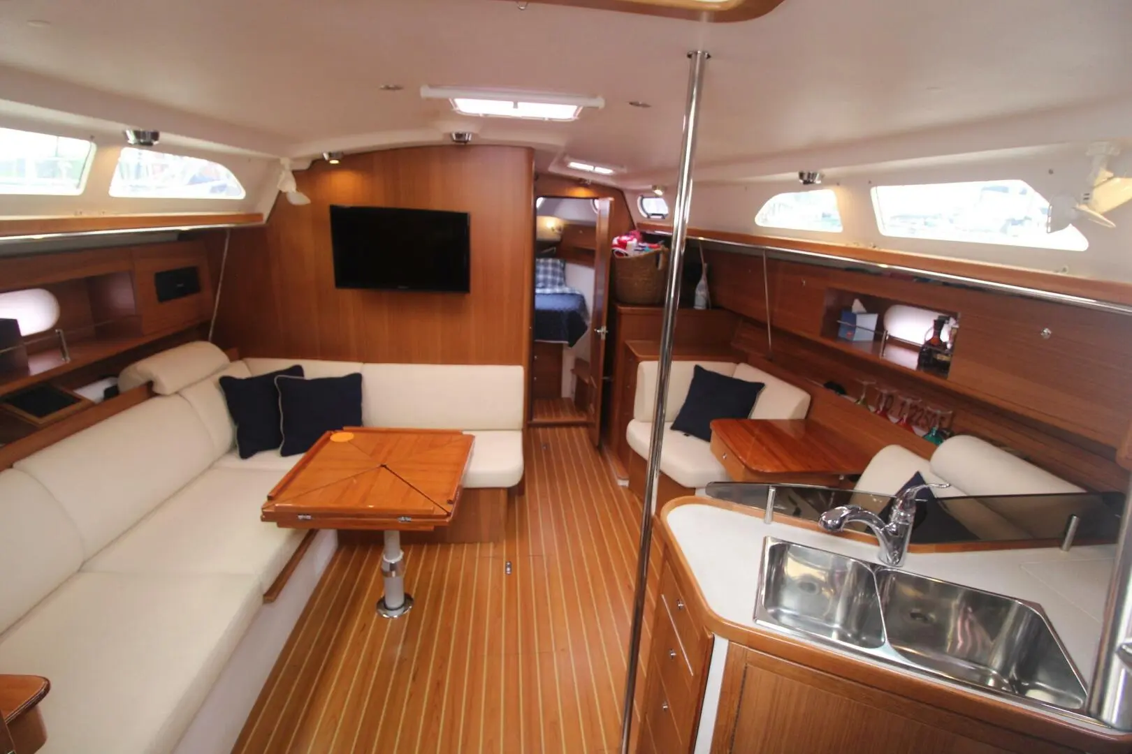 2014 Catalina 385