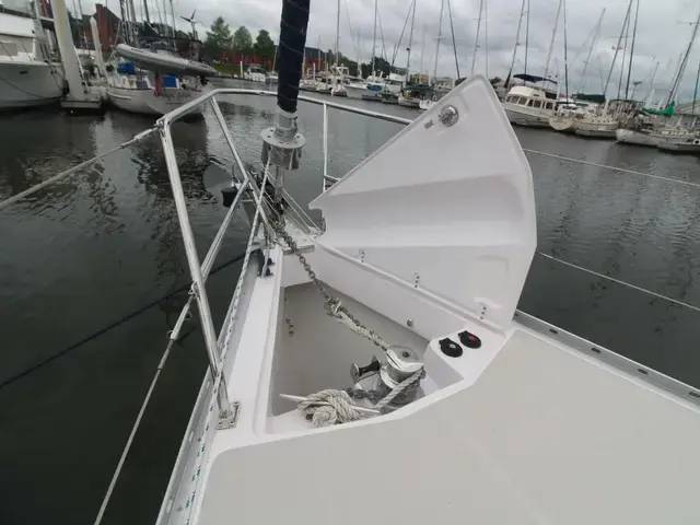 Catalina 385