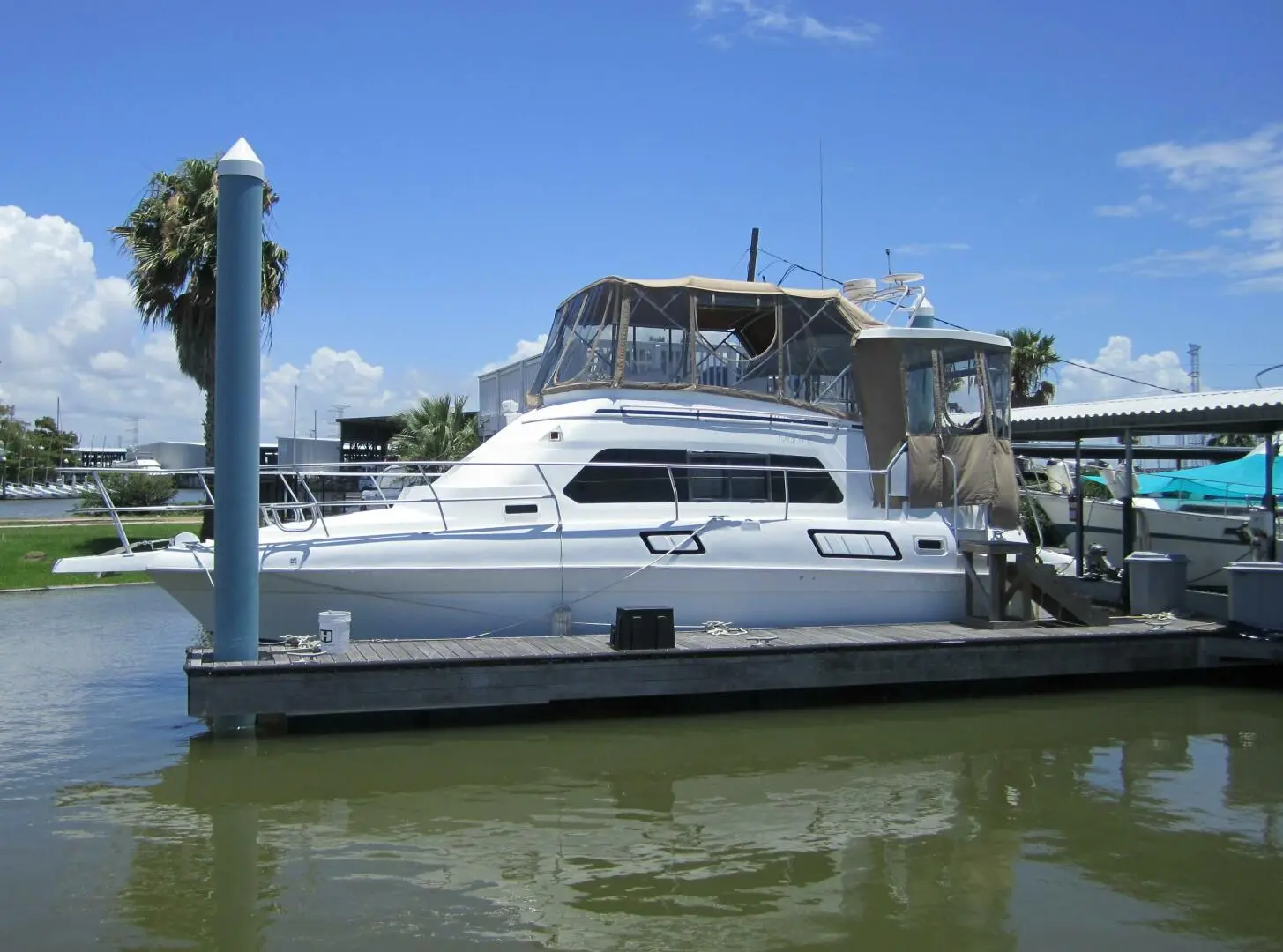 1996 Mainship 37 motor yacht