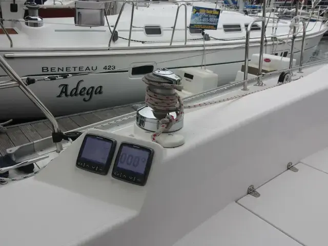 Catalina 385