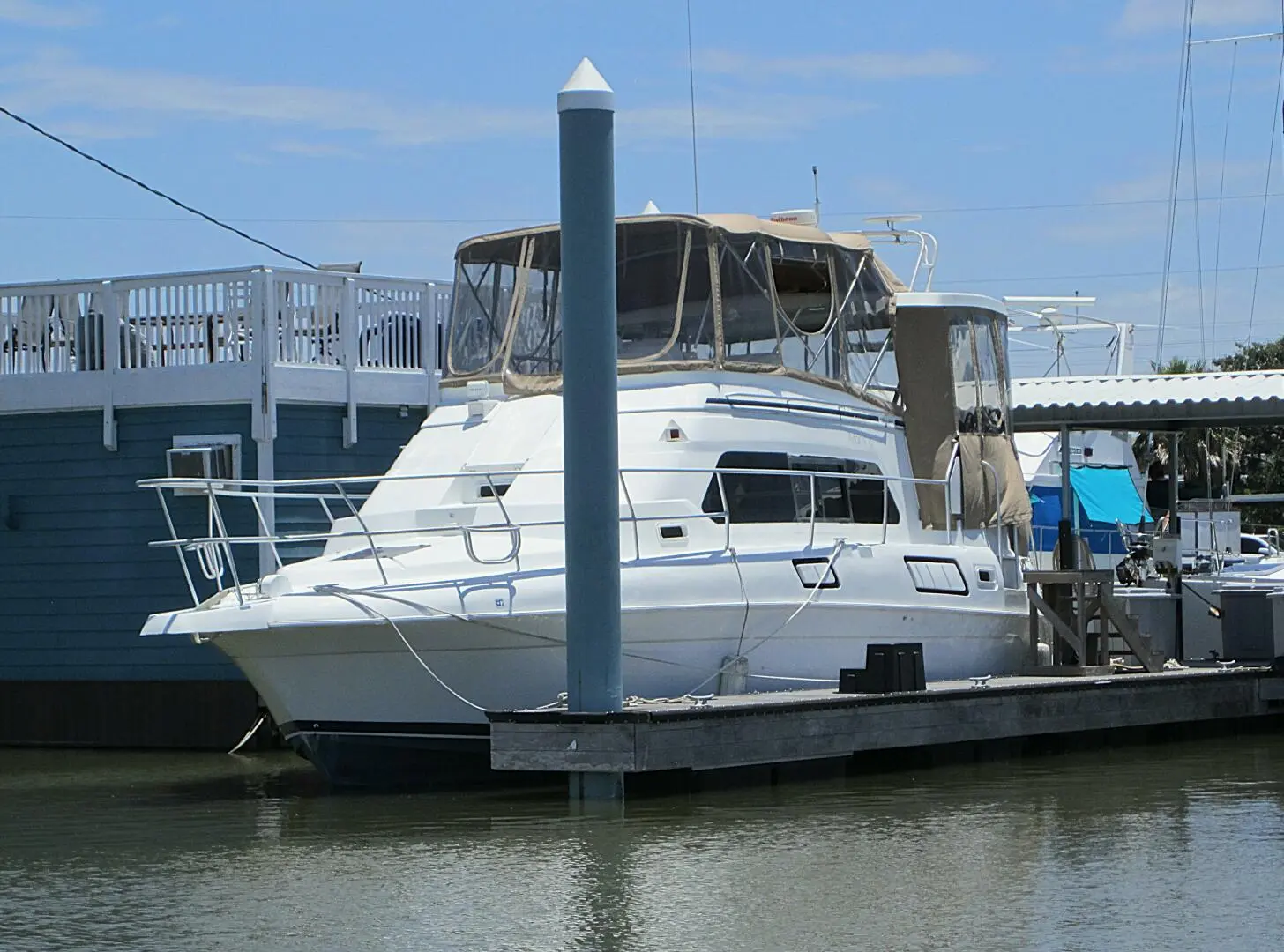 1996 Mainship 37 motor yacht