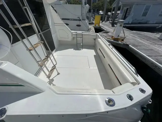 Sea Ray 370 Aft Cabin