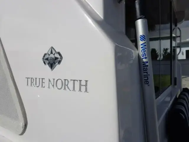 TRUE NORTH 34 OE