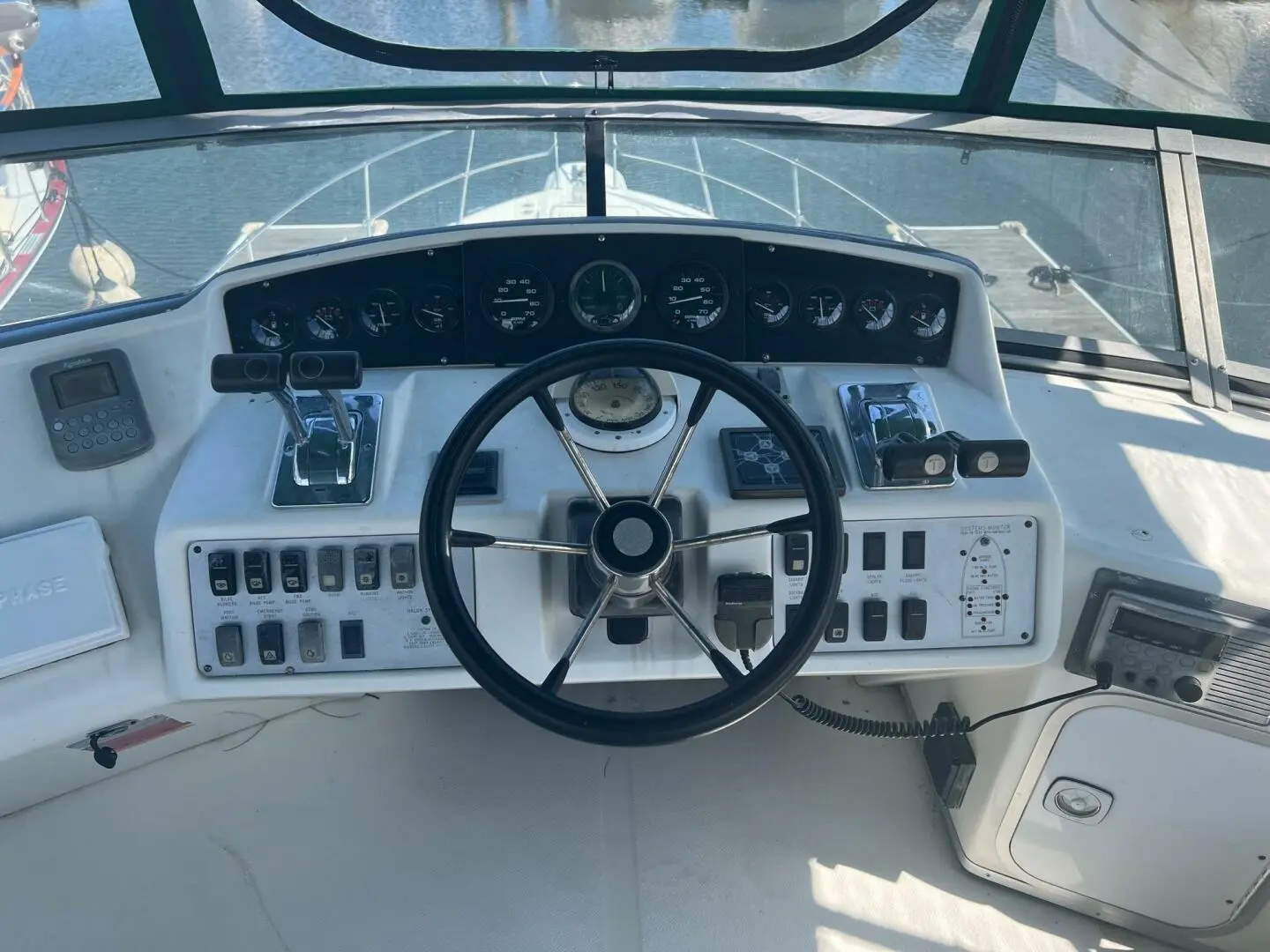 1996 Sea Ray 370 aft cabin