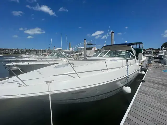 Cruisers Yachts 340 Express