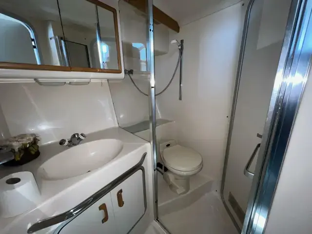 Sea Ray 370 Aft Cabin