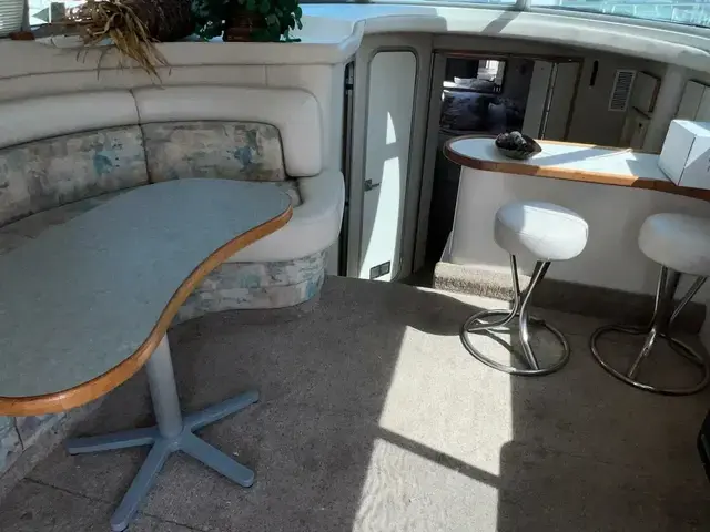 Sea Ray 370 Aft Cabin