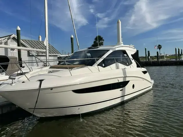 Sea Ray Sundancer 350 Coupe