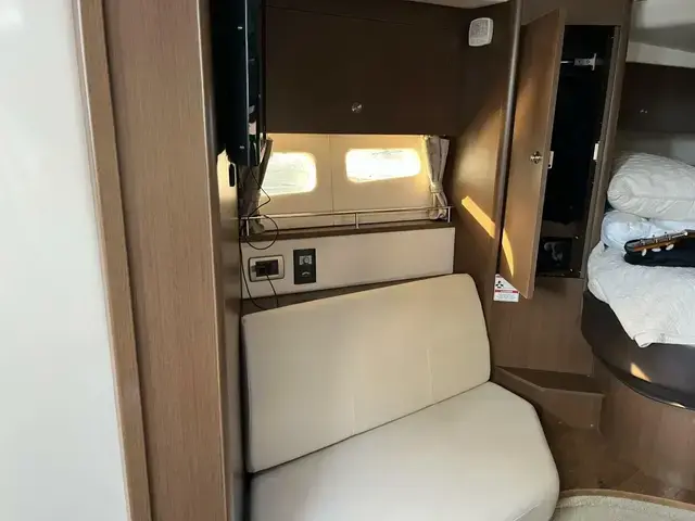 Sea Ray Sundancer 350 Coupe