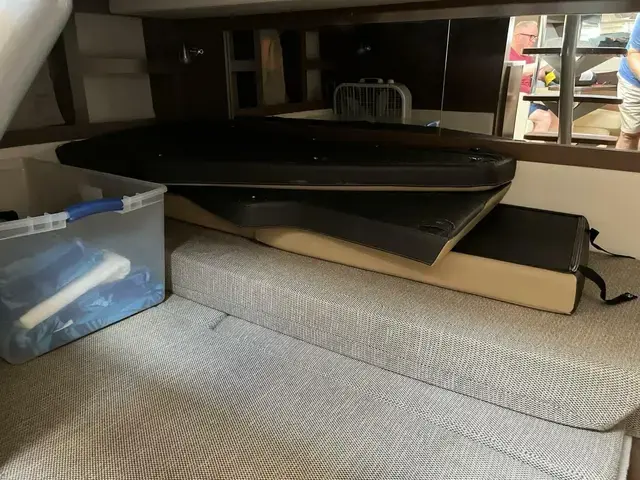 Sea Ray Sundancer 350 Coupe