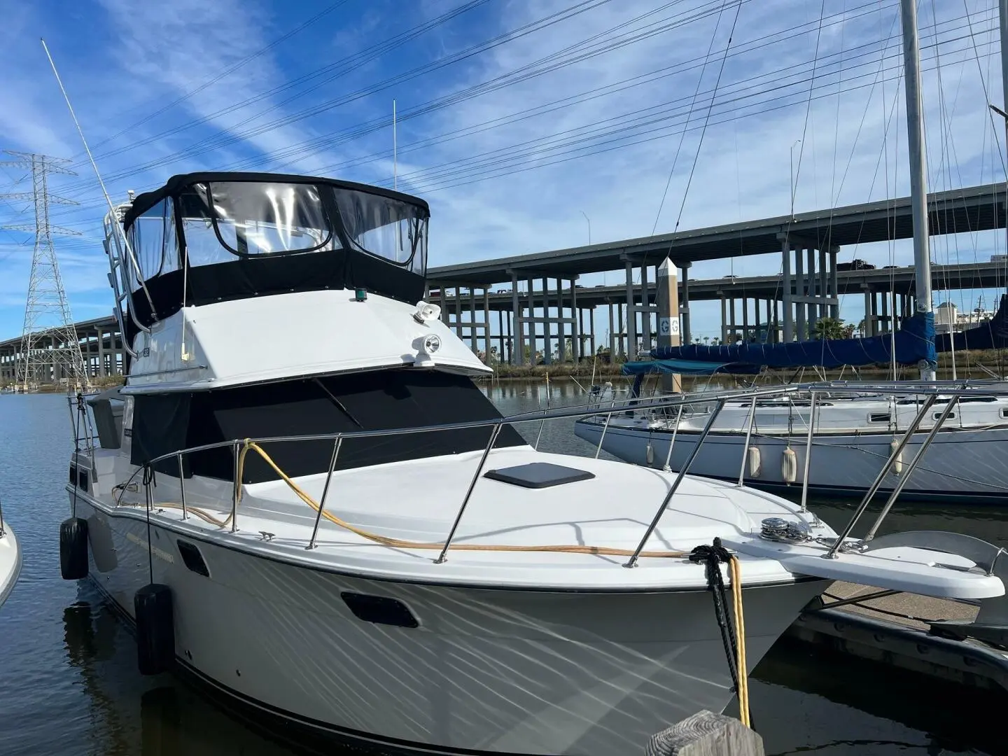 1984 Carver 3207 aft cabin