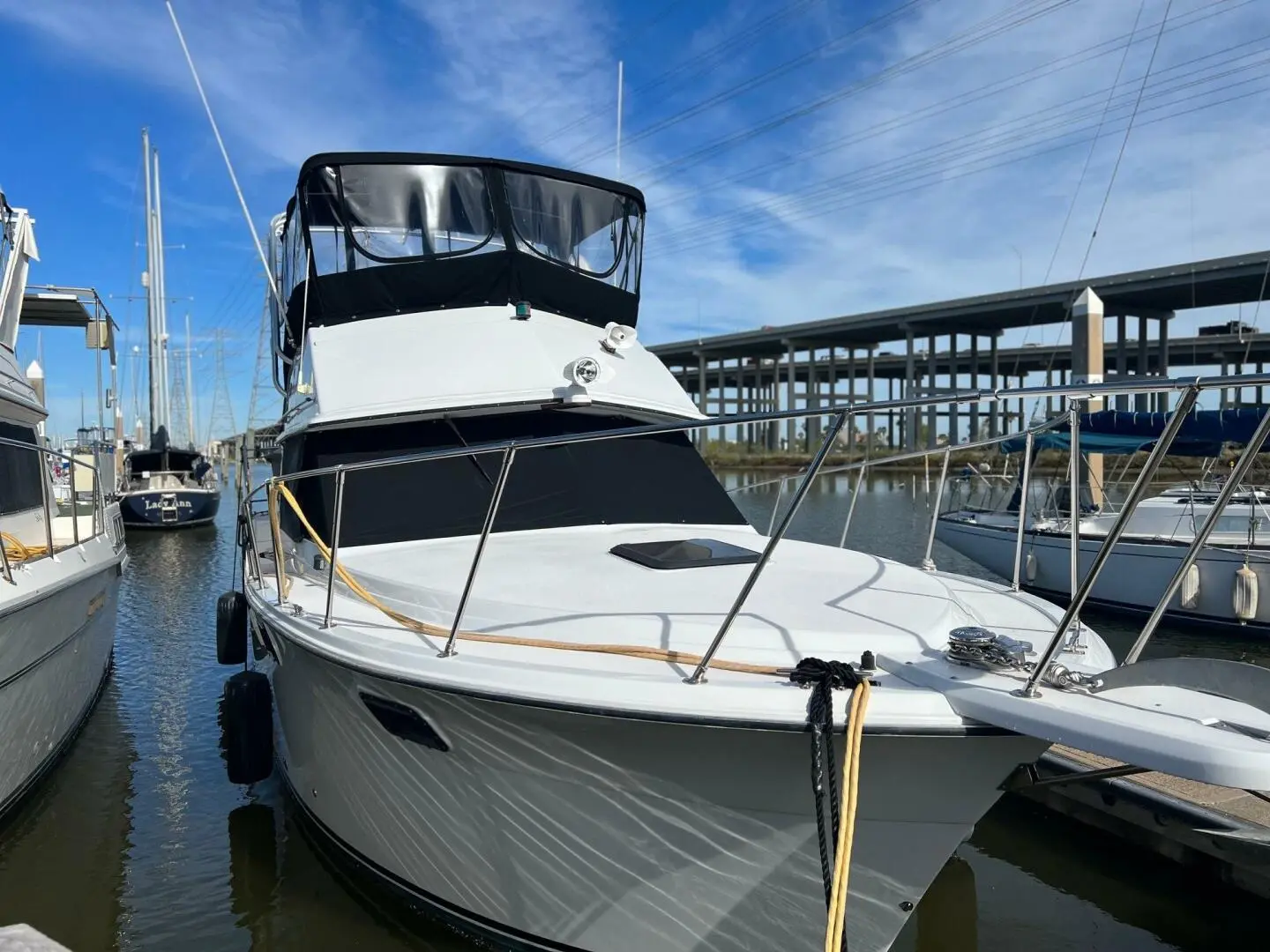 1984 Carver 3207 aft cabin