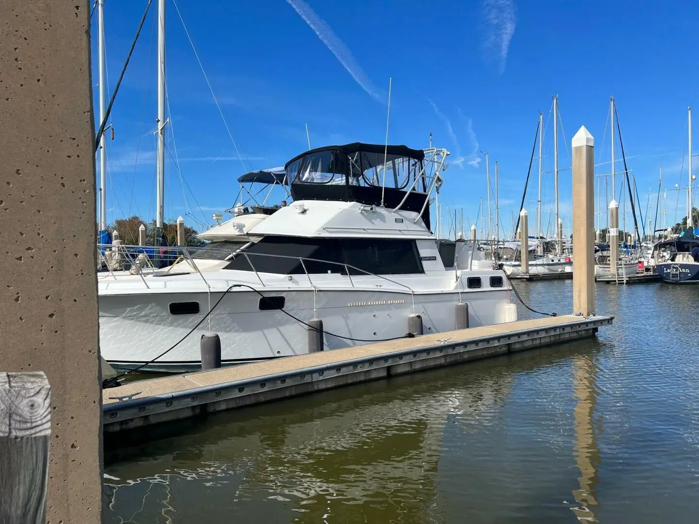 1984 Carver 3207 aft cabin