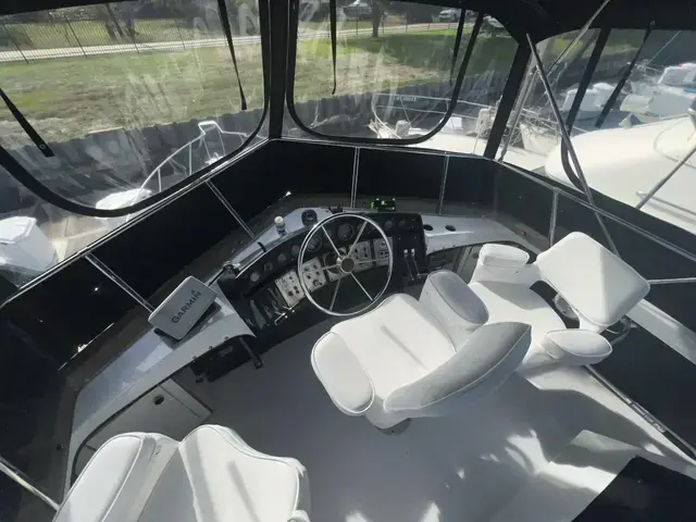 Carver 3207 Aft Cabin