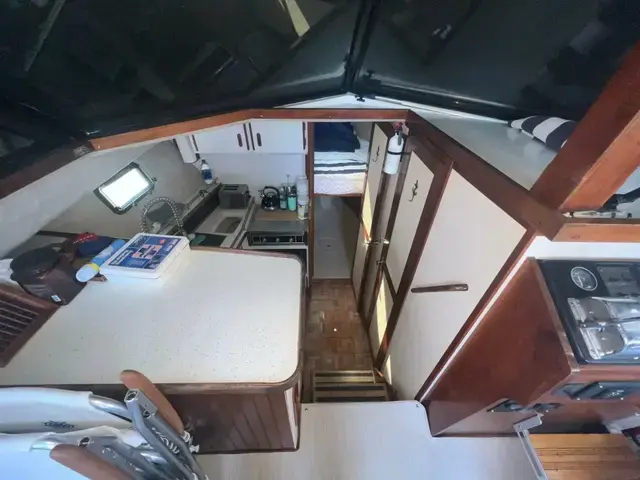 Carver 3207 Aft Cabin