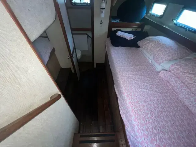 Carver 3207 Aft Cabin