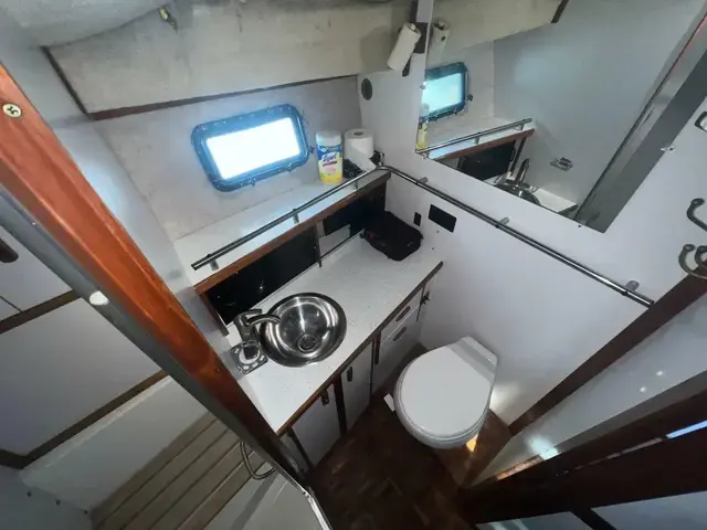 Carver 3207 Aft Cabin