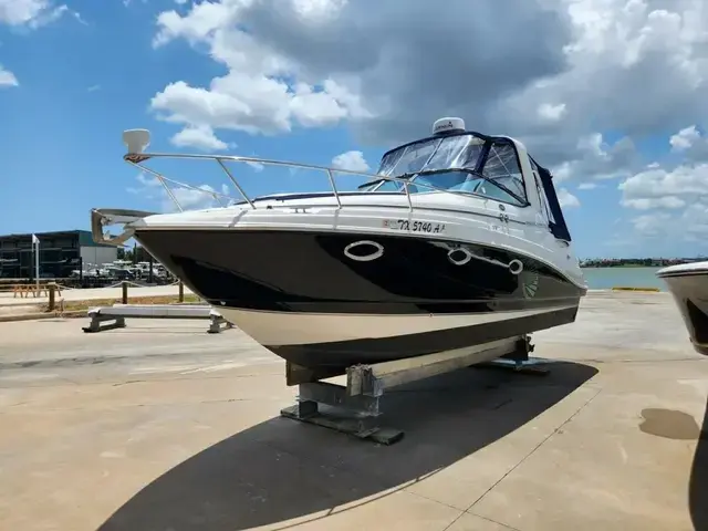 Rinker Express Cruiser 260