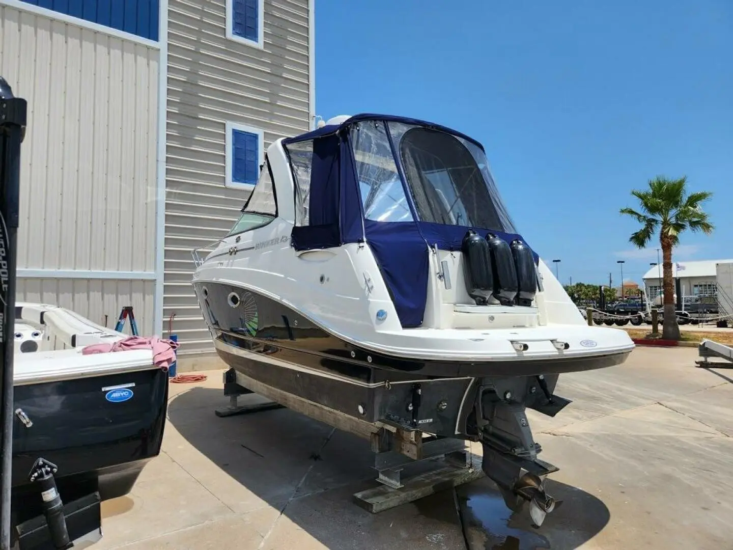 2008 Rinker express cruiser 260