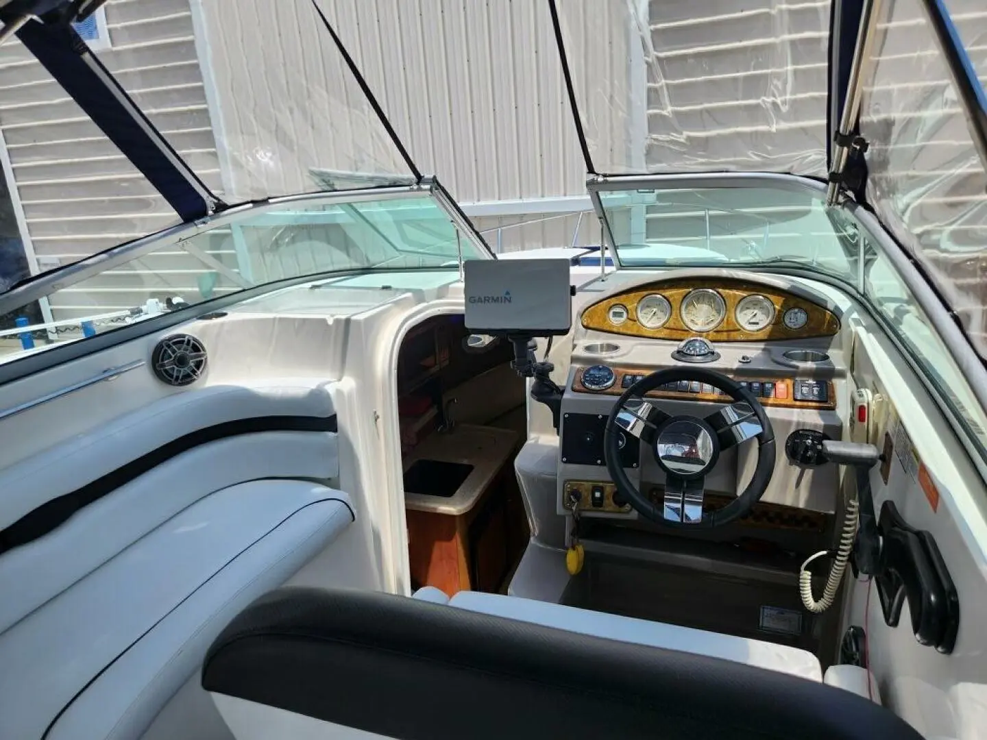 2008 Rinker express cruiser 260