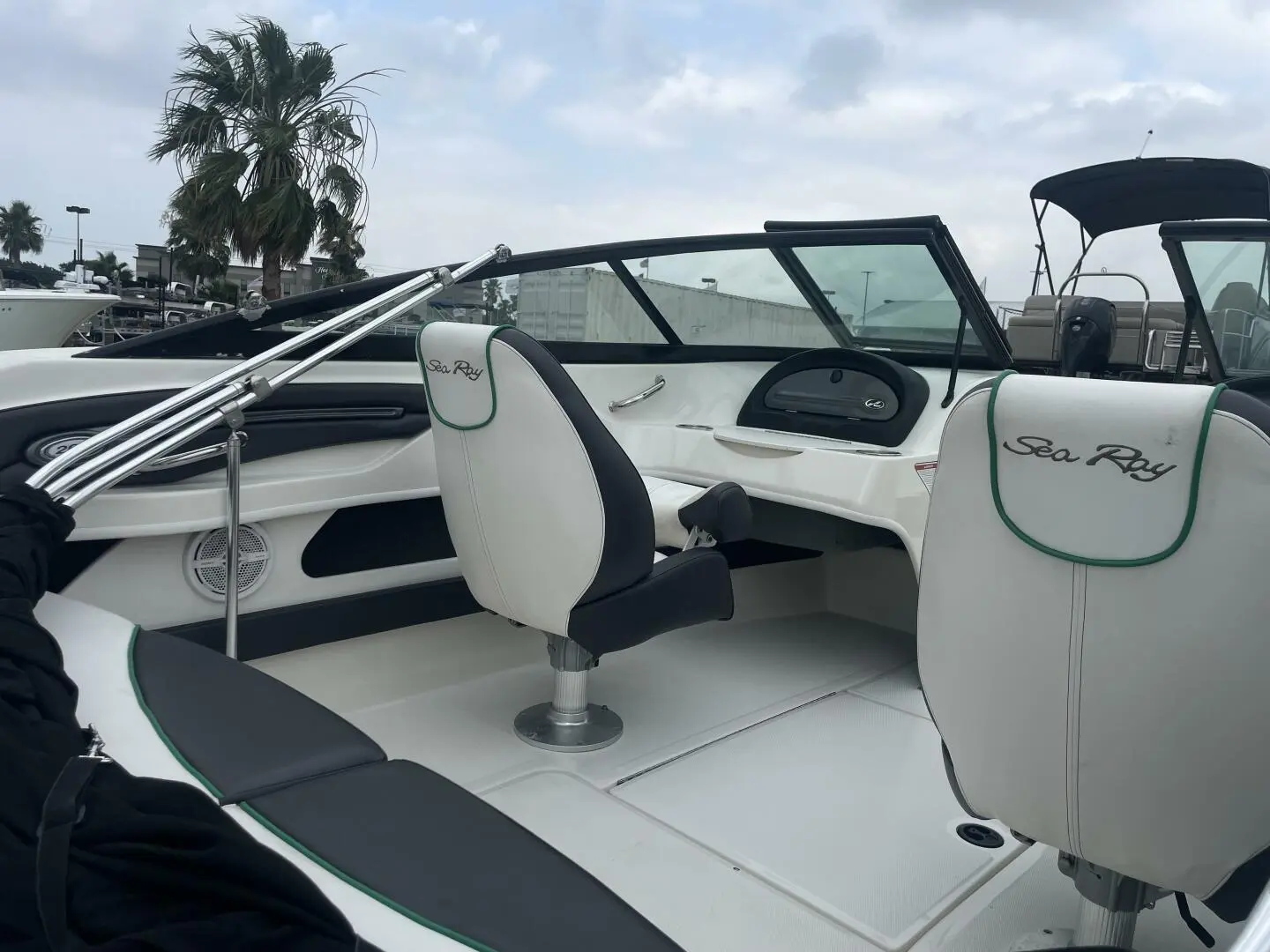 2014 Sea Ray 205 sport