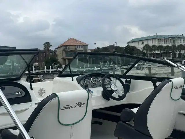 Sea Ray 205 Sport