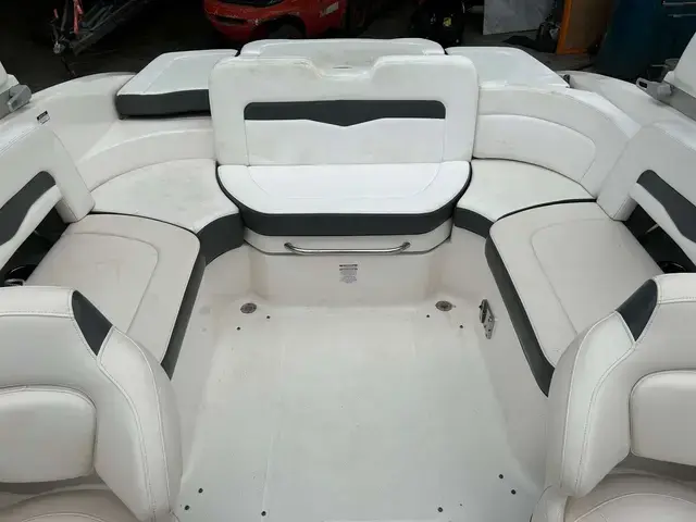 Chaparral 246 Surf